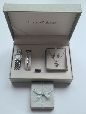 Women's Silver Watch and Jewelry Gift Set NIB